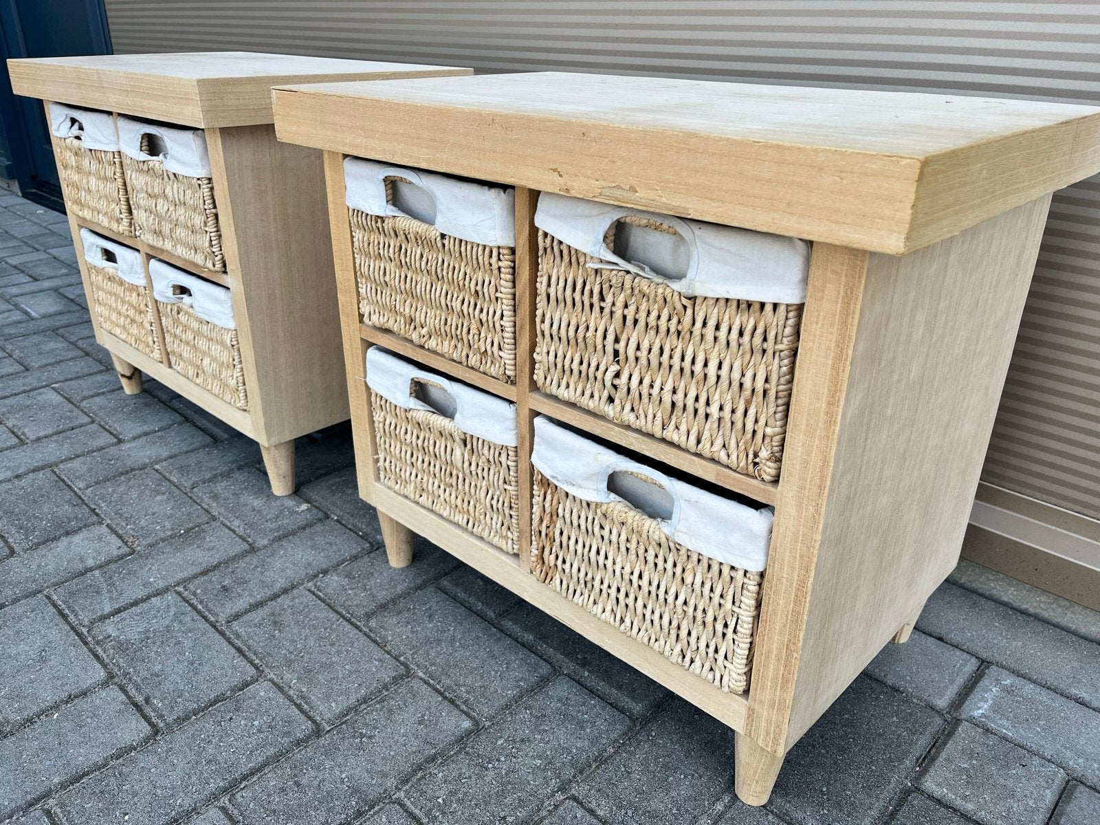 Set van 2 houten nachtkastjes met rieten manden, Huis en Inrichting, Kasten | Dressoirs, Ophalen, Gebruikt, 50 tot 100 cm, 25 tot 50 cm
