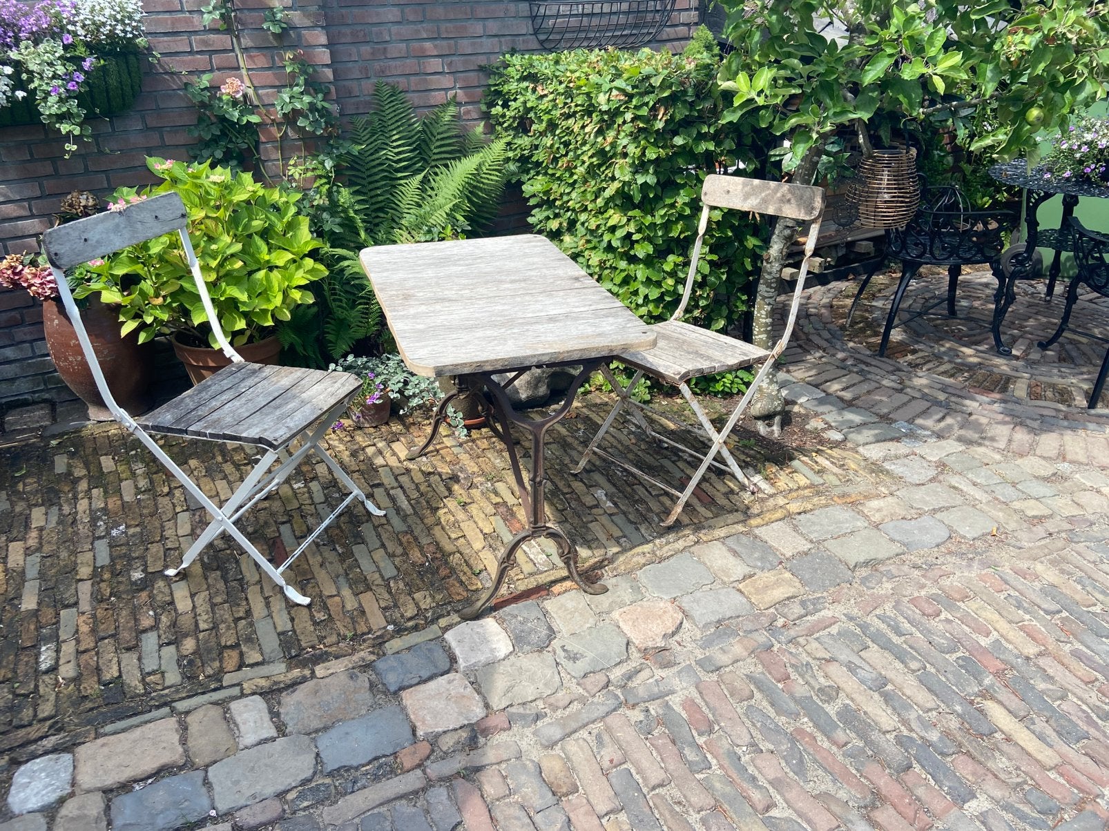 Antieke/ brocante tuinset met gietijzeren frame, Tuin en Terras, Tuinsets en Loungesets, Gebruikt, Hardhout, Tuinset, Ophalen
