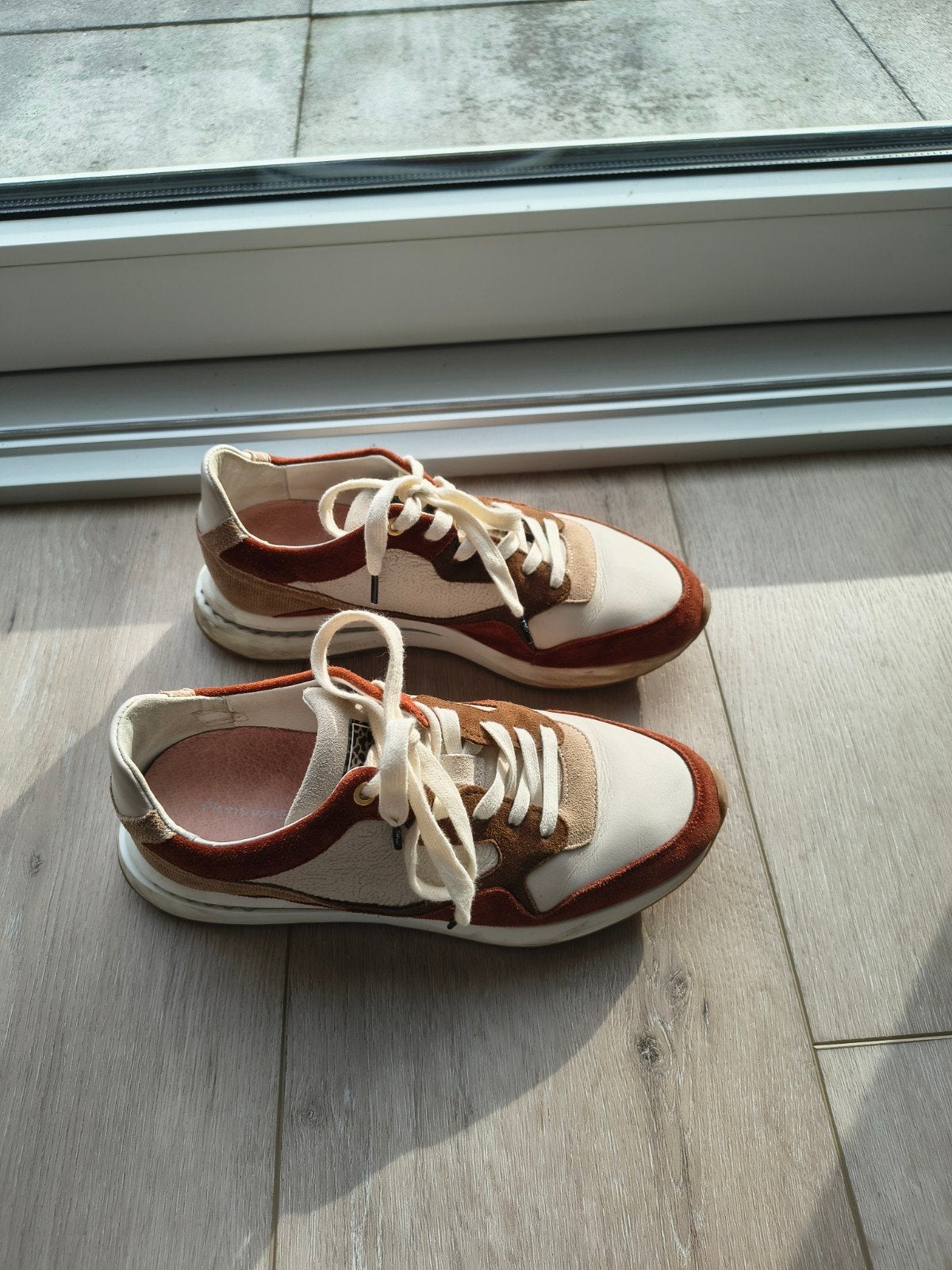 Floris van Bommel Sumi Cognac 39,5, Kleding | Dames, Schoenen, Ophalen of Verzenden, Zo goed als nieuw, Bruin, Sneakers of Gympen