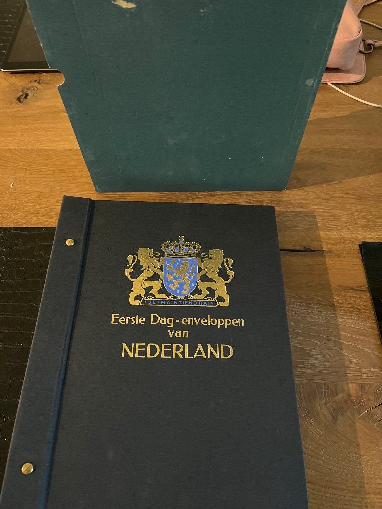 Net Davo FDC album met band, Ophalen of Verzenden, Verzamelalbum