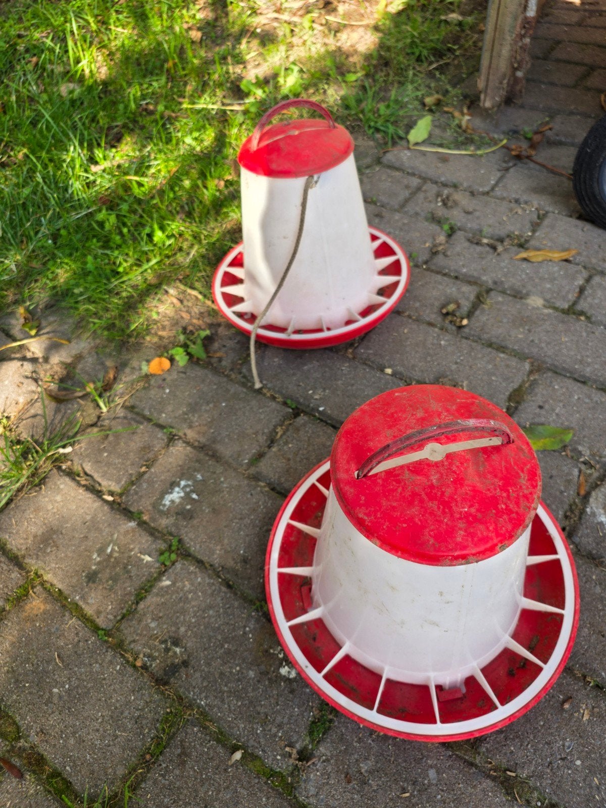 voeder en waterbak voor kippen, Ophalen, Drinken en Voederen