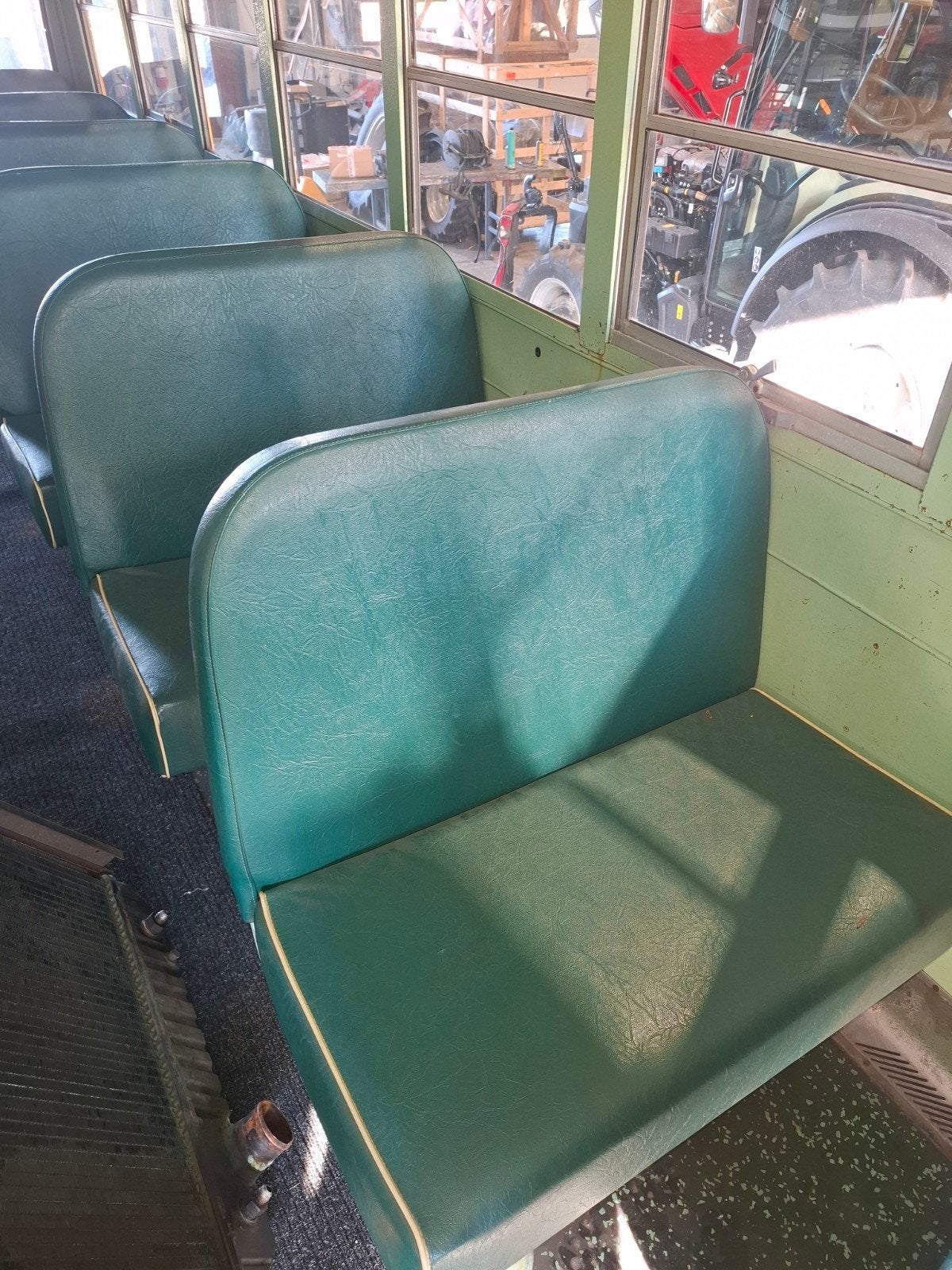 Vintage busbanken -Amerikaanse schoolbus-, Ophalen of Verzenden