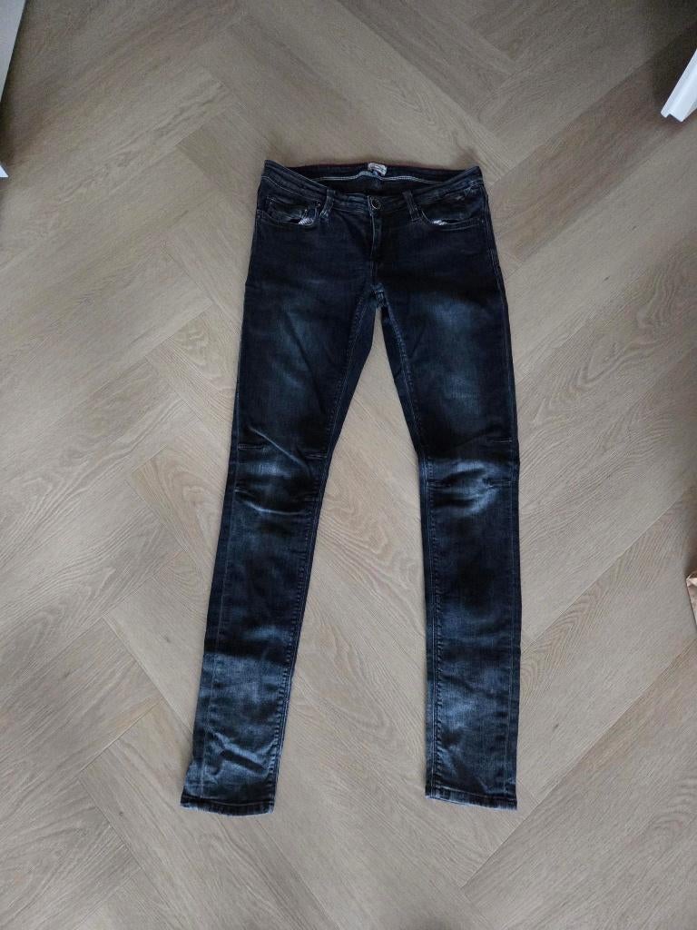 Tommy Hilfiger donkerblauwe Natalie Jeans maat 29-32, Ophalen of Verzenden, Zo goed als nieuw, Blauw, W28 - W29 (confectie 36)
