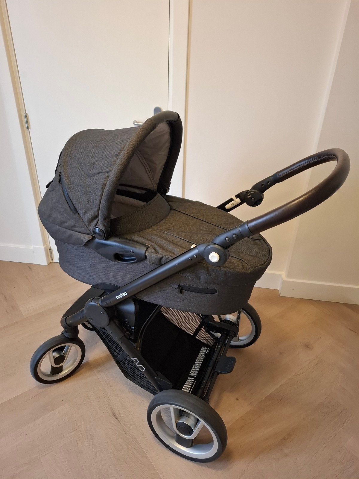Mutsy EVO kinderwagen, Kinderen en Baby's, Ophalen, Mutsy, Met reiswieg