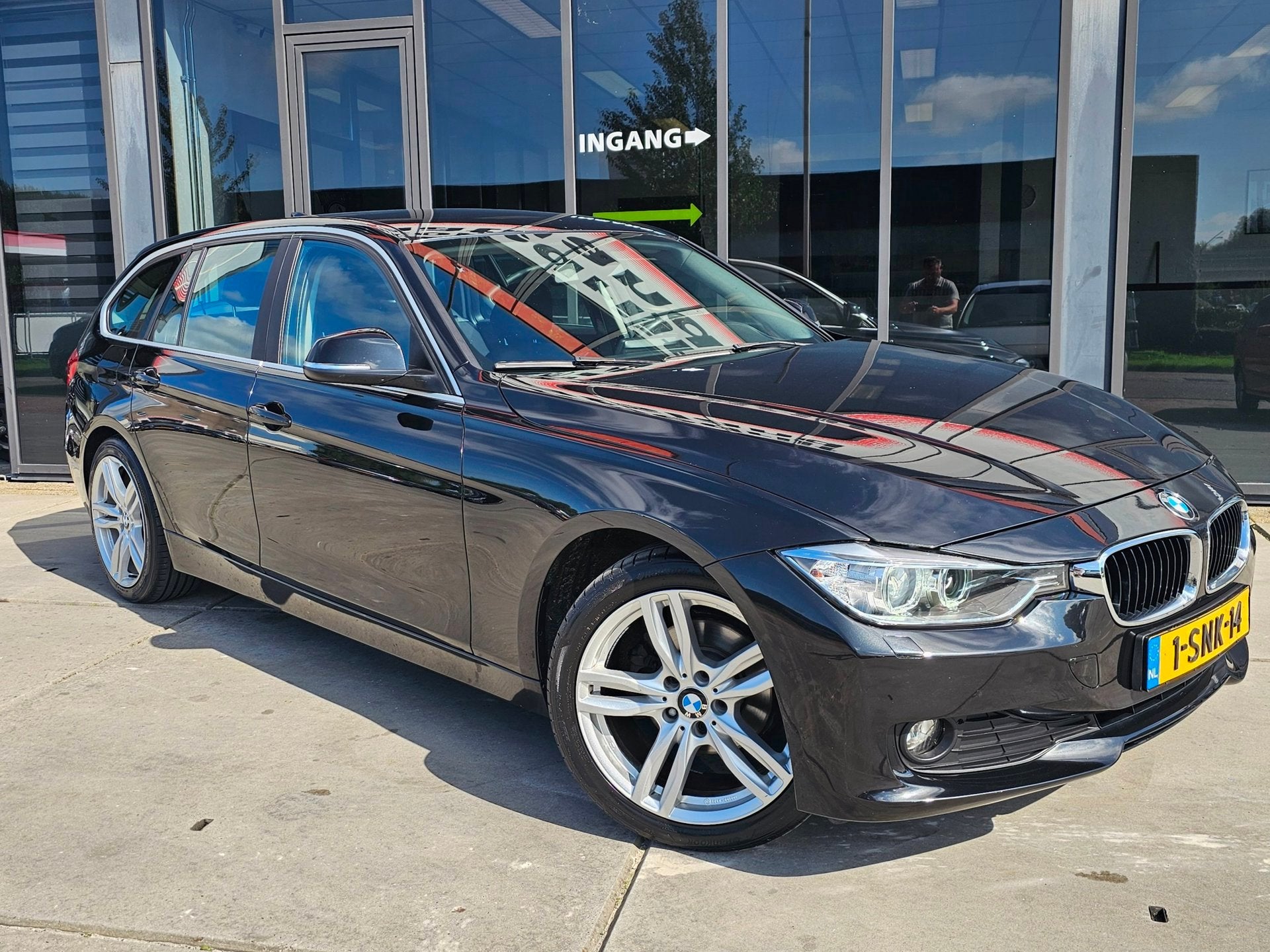 BMW 3-serie Touring 316i Executive Upgrade - Clima - Cruise, Auto's, Gebruikt, 4 cilinders, Zwart, Origineel Nederlands