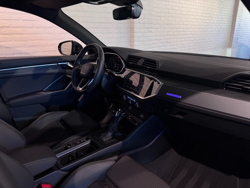 Audi Q3 35 TFSI S-Line Edition Black ACC Sfeerv Camera Virtu, Automaat, 4 cilinders, Bedrijf, SUV of Terreinwagen