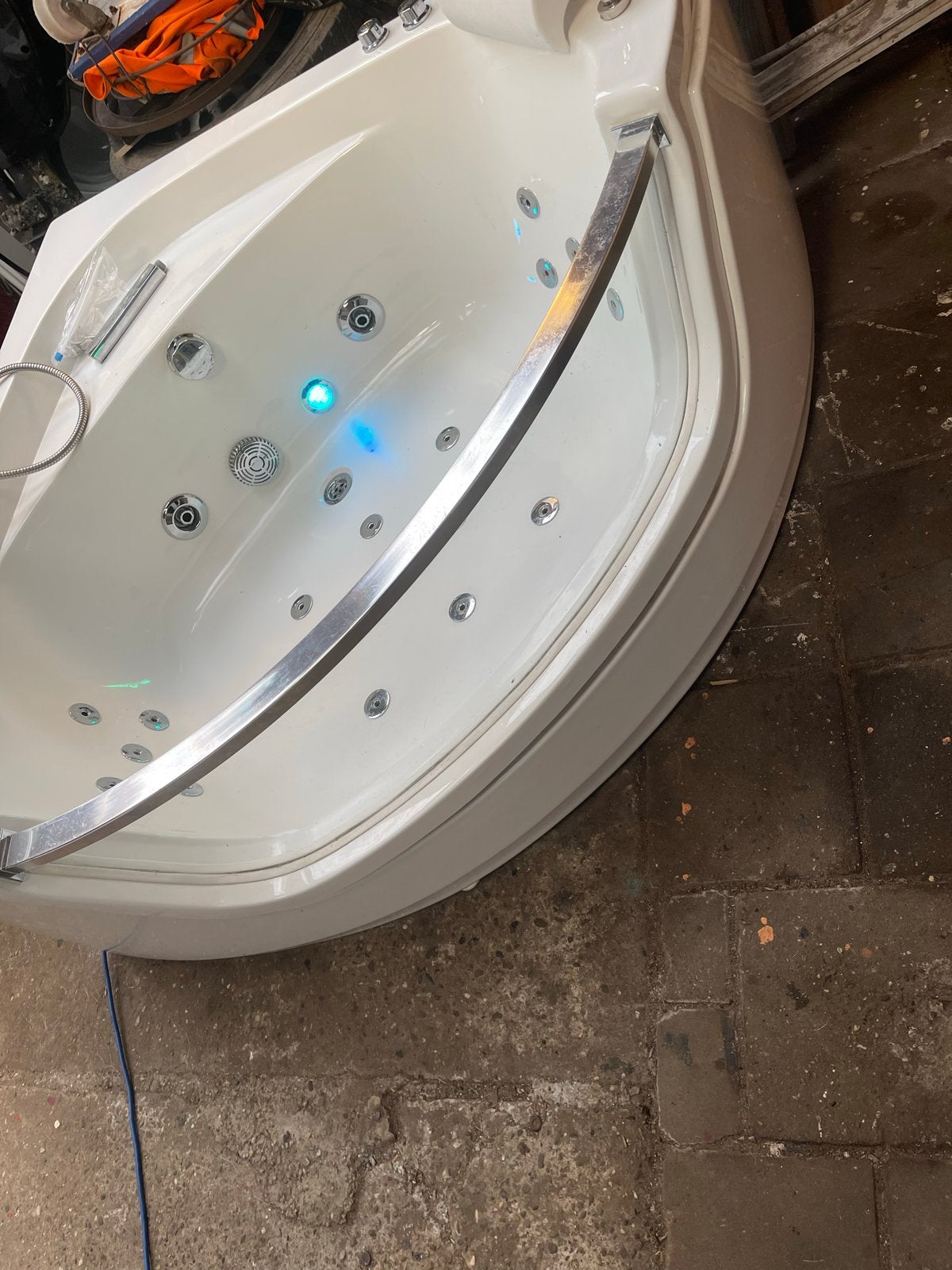 Luxe hoekbad met whirlpool en douchefunctie, Ophalen of Verzenden, Zo goed als nieuw, Met bad