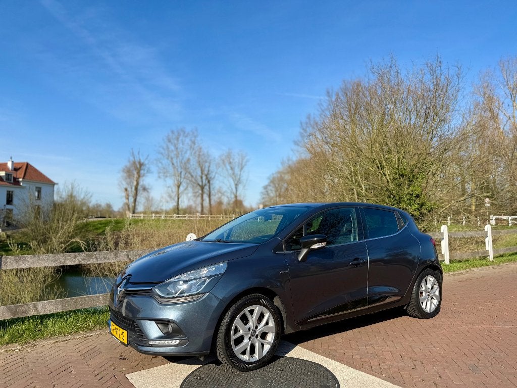 Renault Clio Energy TCe 90pk Eco2 S&S 2018 Grijs, Auto's, Voorwielaandrijving, 898 cc, Stof, 49 €/maand