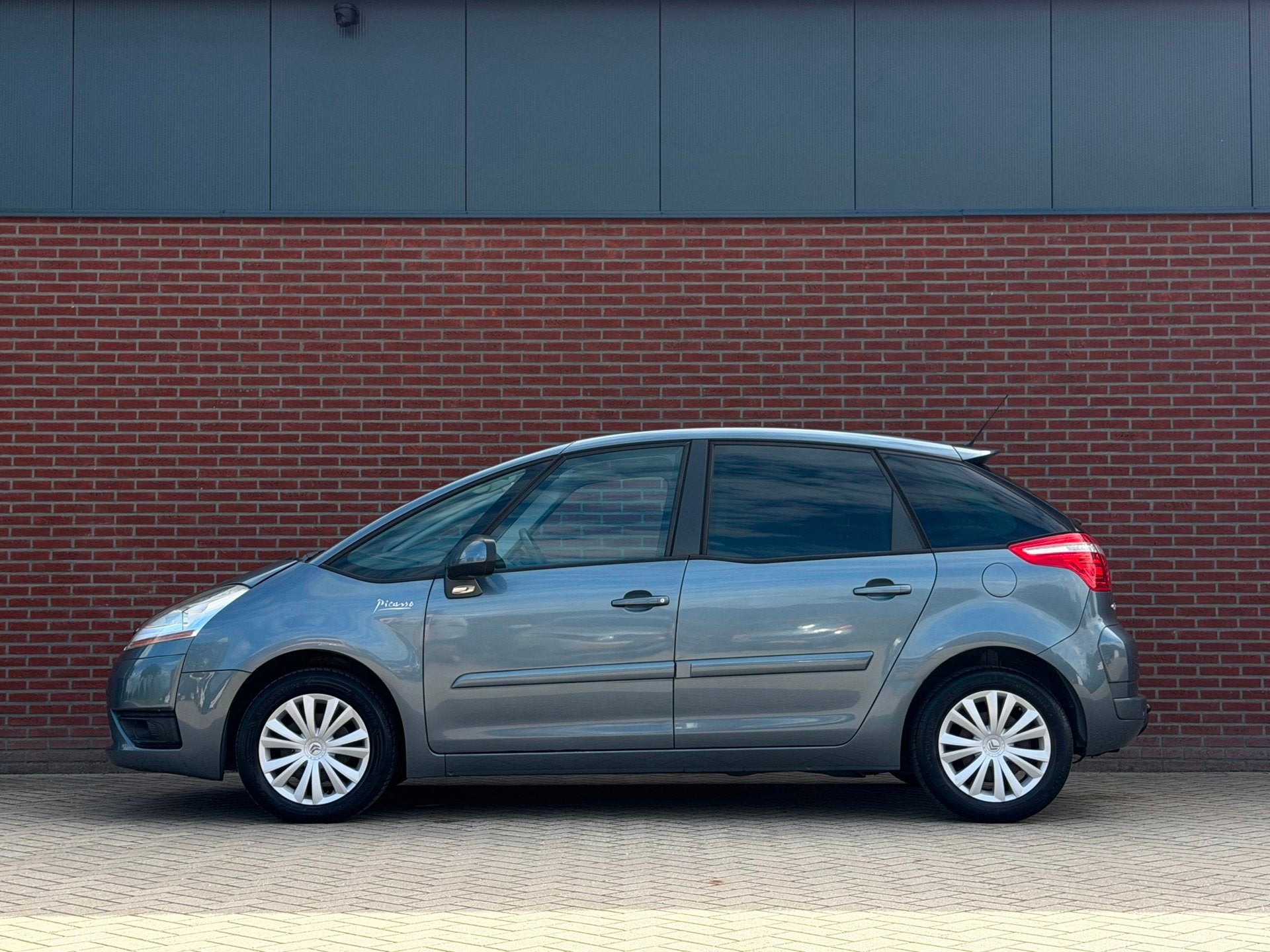 Citroen C4 Picasso 1.8-16V Ambiance 5p. | Trekhaak | Pano |, Auto's, Gebruikt, Zwart, 4 cilinders, 1749 cc