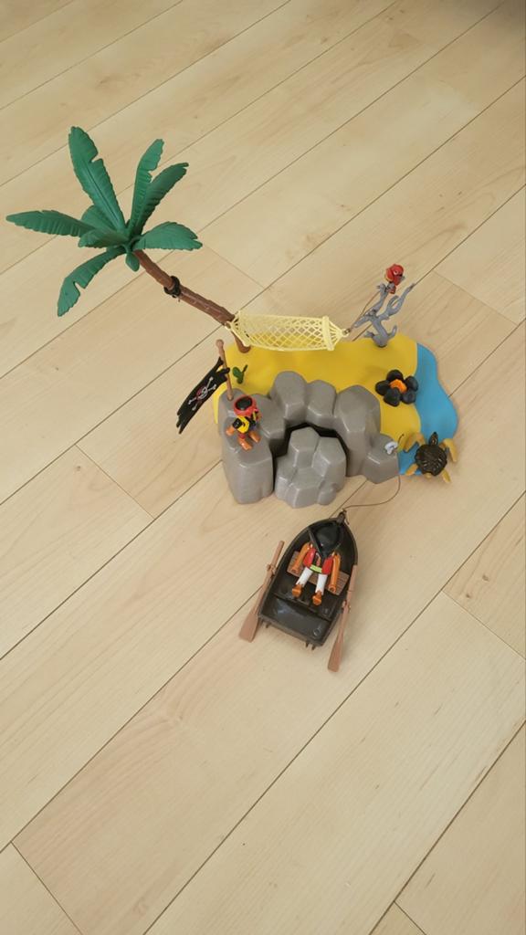 Playmobil Pirateneiland met boot en figuren, Ophalen of Verzenden, Gebruikt