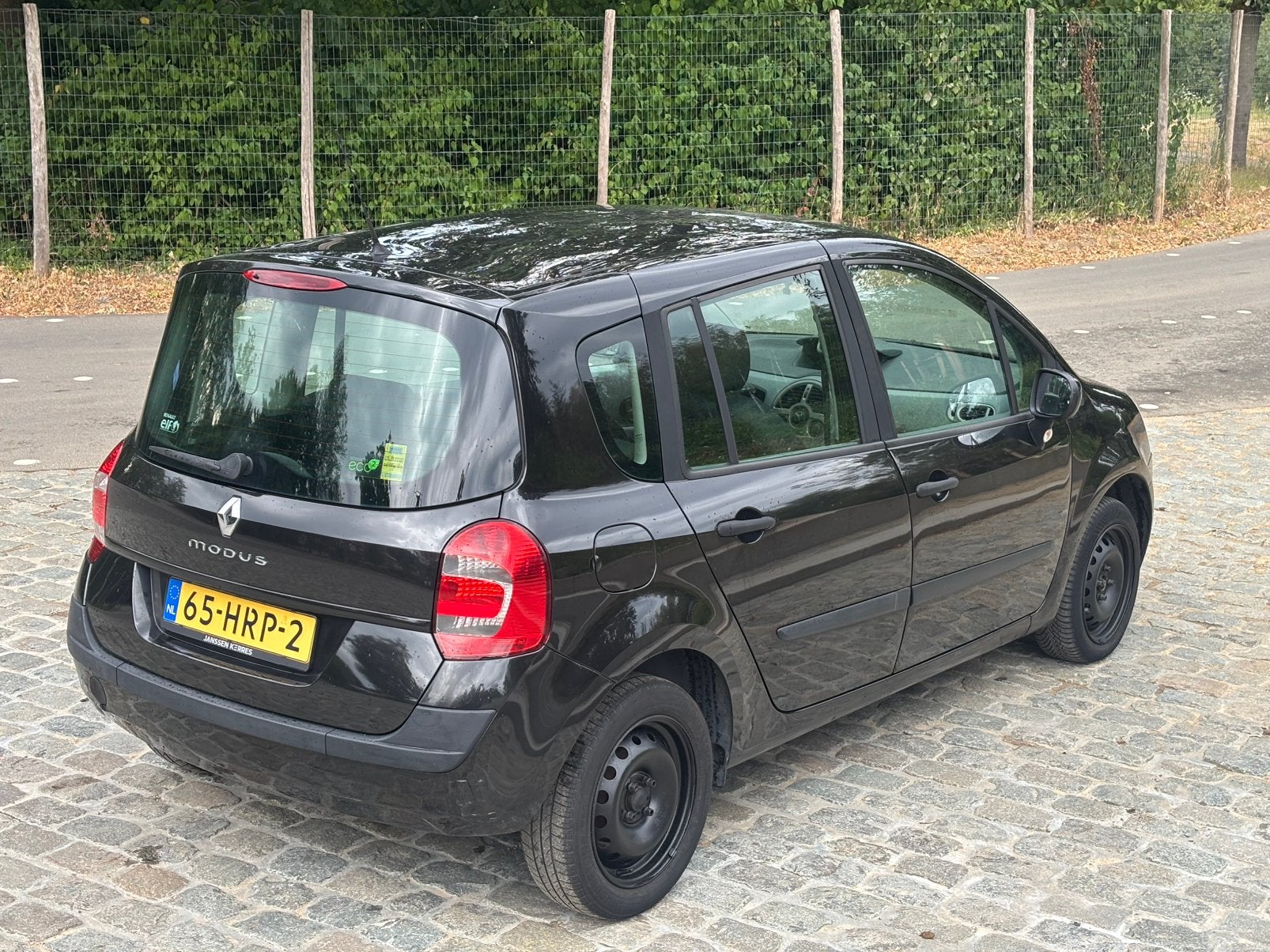 Renault Grand Modus 1.2 16V 2009 Zwart, Auto's, Voorwielaandrijving, 74 pk, 4 cilinders, Origineel Nederlands