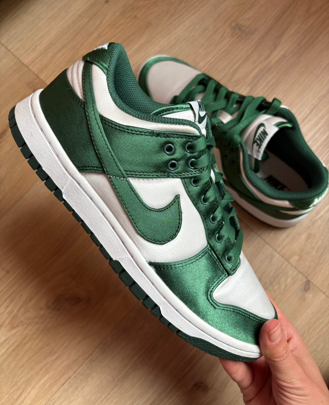 Donkergroene satijnen Nike Dunks, Ophalen, Overige kleuren, Sneakers of Gympen, Zo goed als nieuw