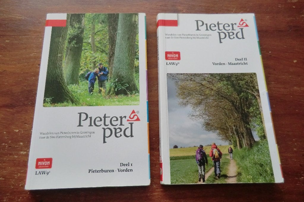 2 wandelgidsen- LAW 9-1+9-2 - Pieterpad deel 1+2 (2015/2010), Boeken, Fiets- of Wandelgids, Ophalen of Verzenden, Benelux, Gelezen