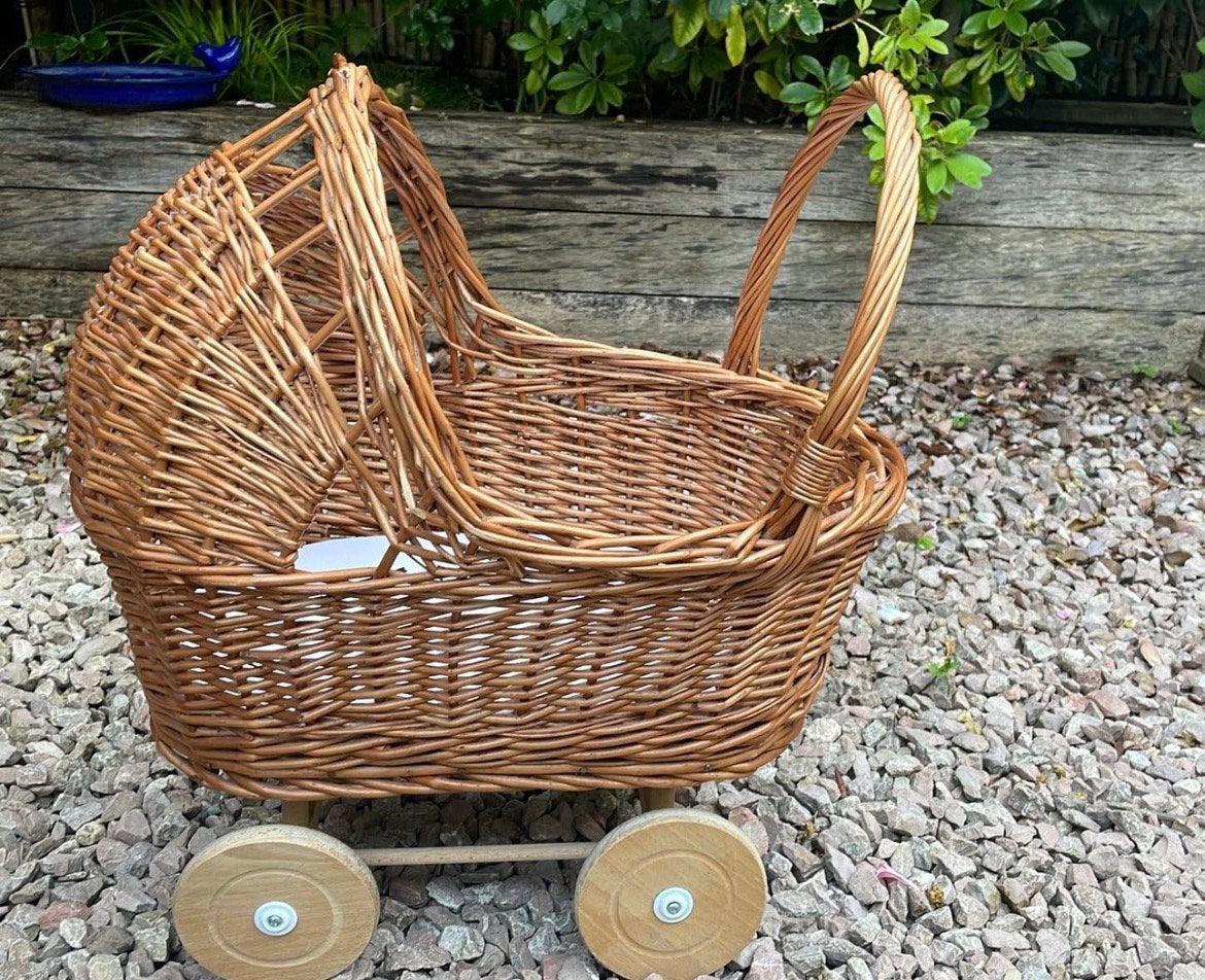 Rotan poppenwagen Dille & Kamille, Ophalen, Gebruikt, Babypop