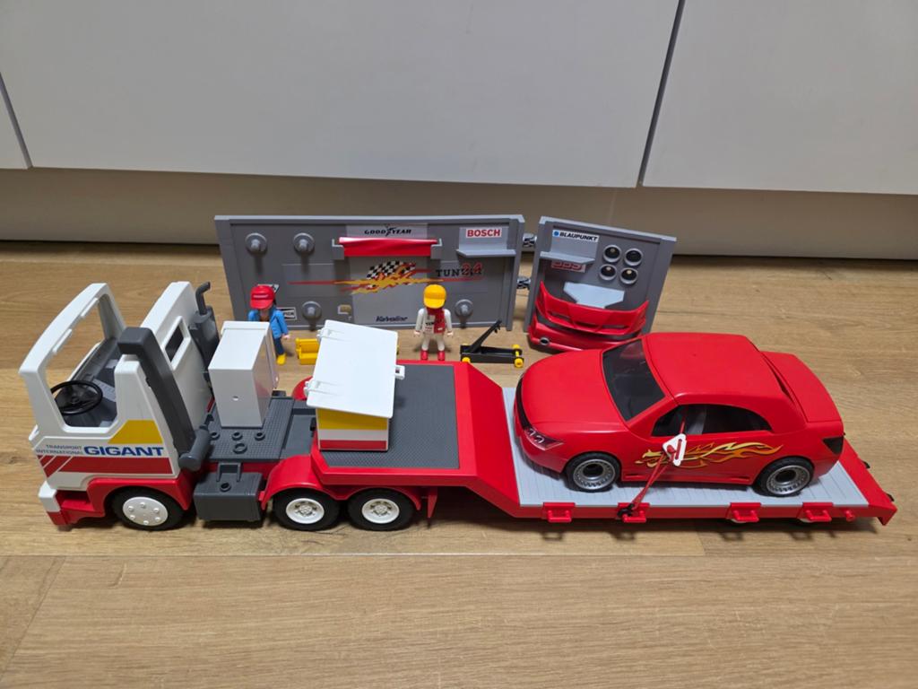 Playmobil truck met dieplader en rode sportwagen, Kinderen en Baby's, Speelgoed | Playmobil, Ophalen of Verzenden, Gebruikt