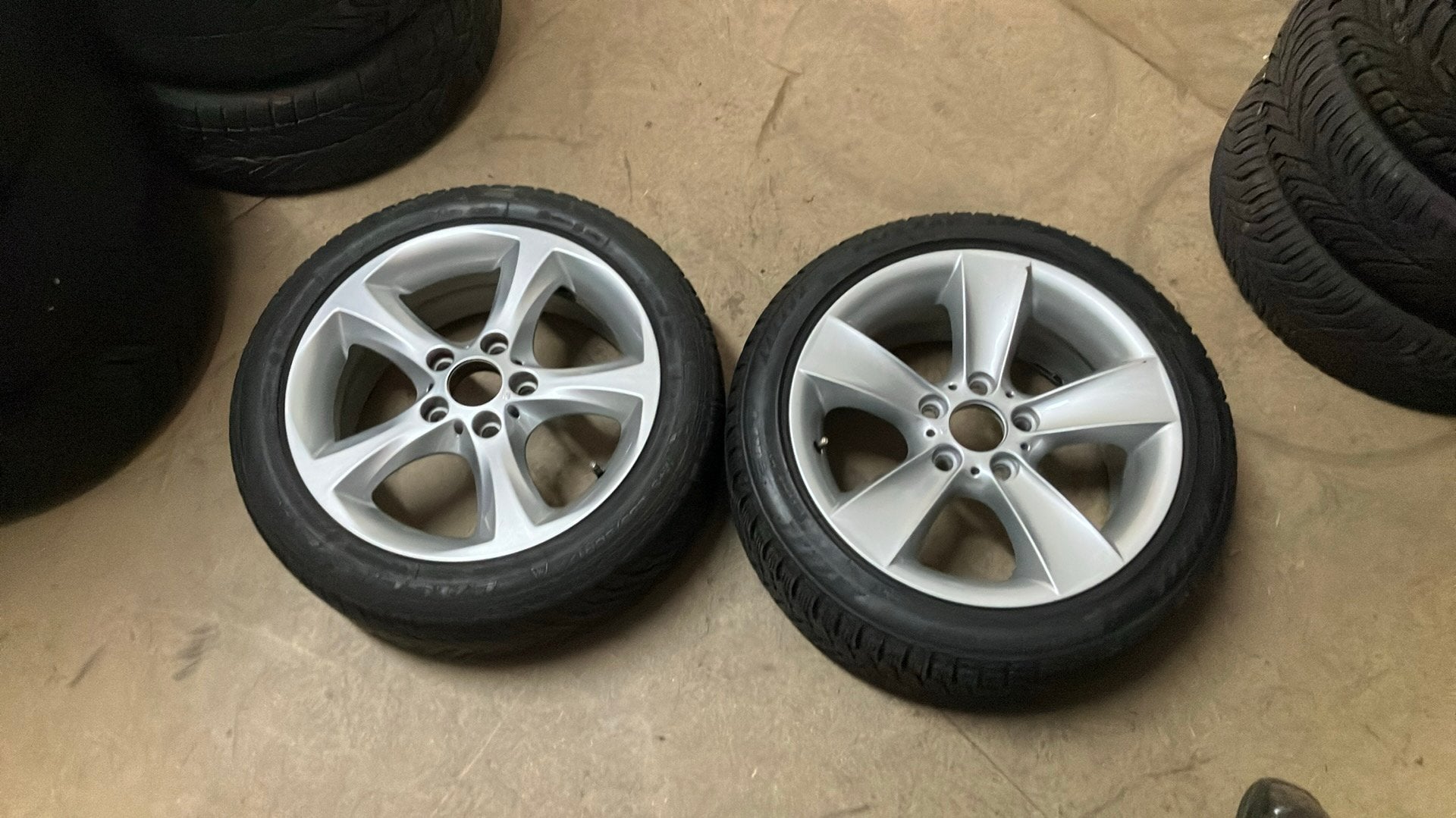 BMW 1 serie 3 serie 17 inch winter run flat, Ophalen, Banden en Velgen, 17 inch, 205 mm