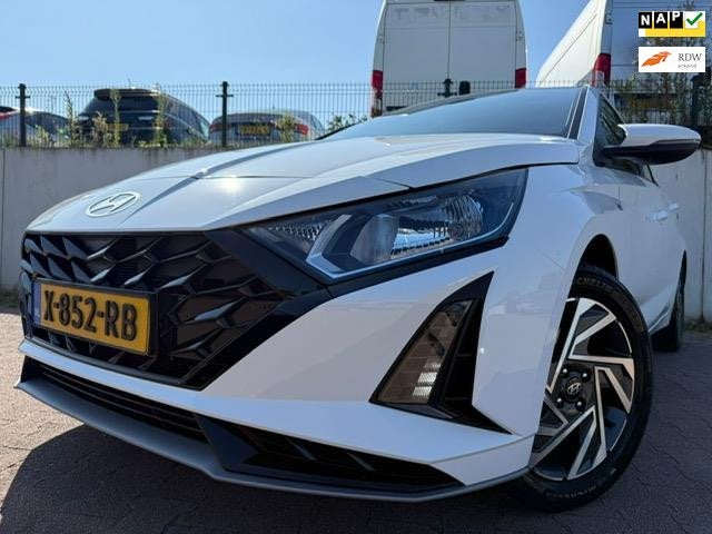 Hyundai I20 1.0 T-GDI Comfort/FACELIFT MODEL/NAVI/CARPLAY/VI, Auto's, Hyundai, Voorwielaandrijving, Gebruikt, 100 pk, Origineel Nederlands