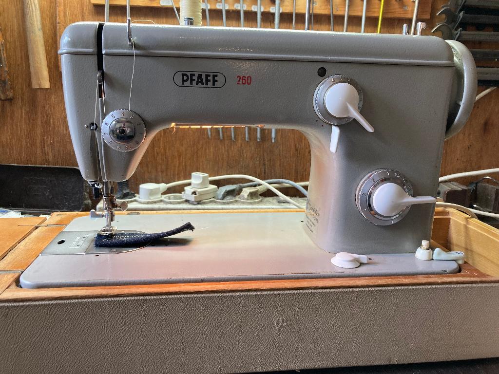 Pfaff 260 semi industrie - voor zware materialen/leer, Hobby en Vrije tijd, Naaimachines en Toebehoren, Duitsland, Ophalen of Verzenden
