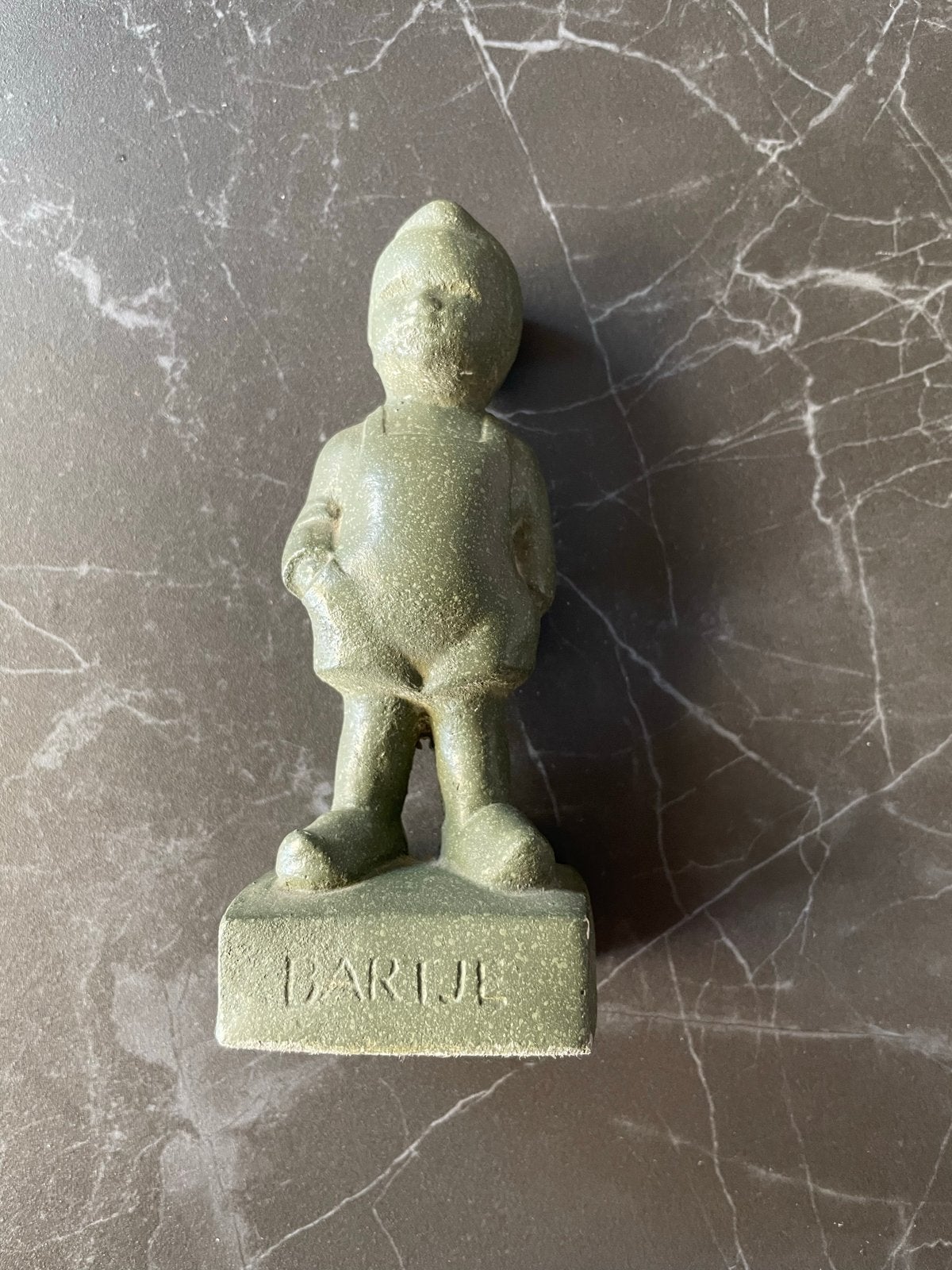 Vintage 'Bartje’ beeldje - Klein groen figuurtje, Verzamelen, Ophalen of Verzenden, Gebruikt, Mens