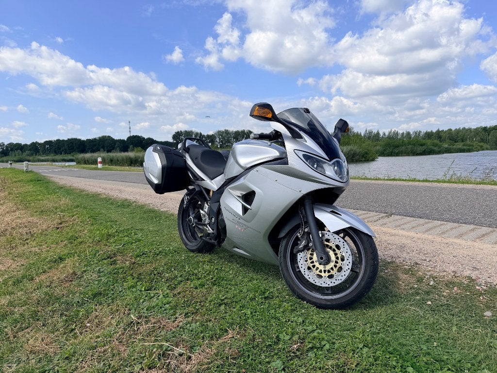 Triumph Sprint ST 1050 Goede Prijs Door Krassen, Motorrijbewijs A, Gebruikt, 3 cilinders, 1050 cc