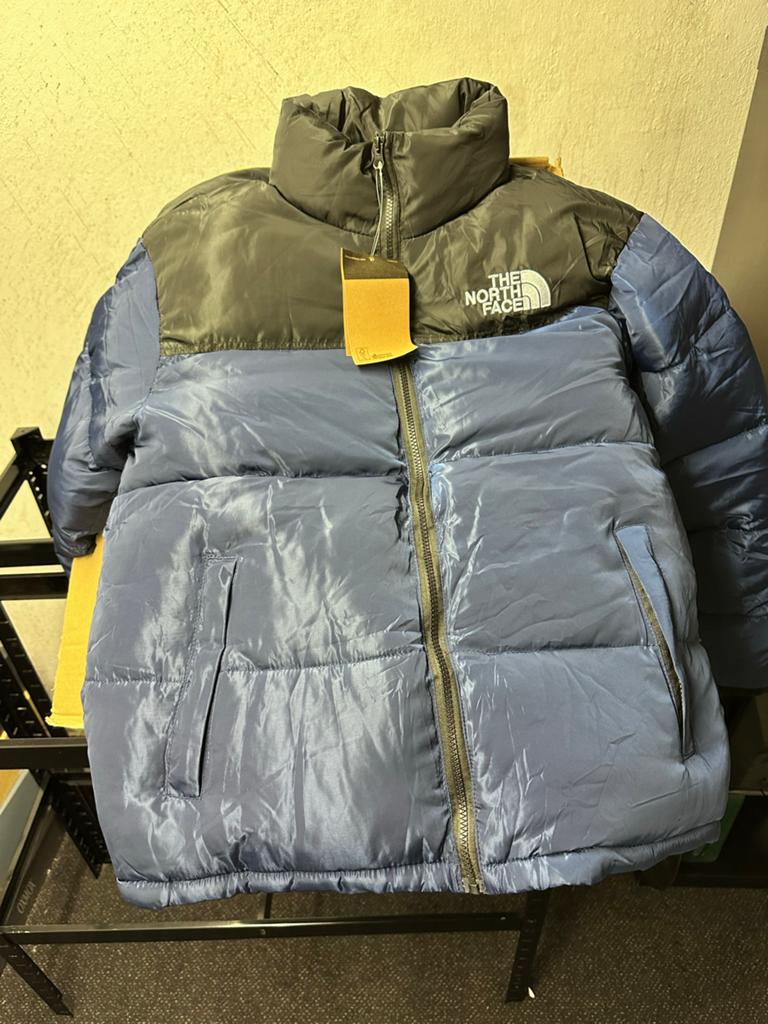 The North Face Nuptse Puffer Jas - Nieuw met kaartjes, Ophalen of Verzenden, Nieuw, Maat 52/54 (L), Blauw