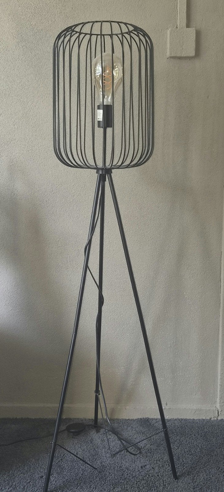 Zwarte staande lamp met kooi design, Modern, Industrieel, 100 tot 150 cm, Zo goed als nieuw, Metaal