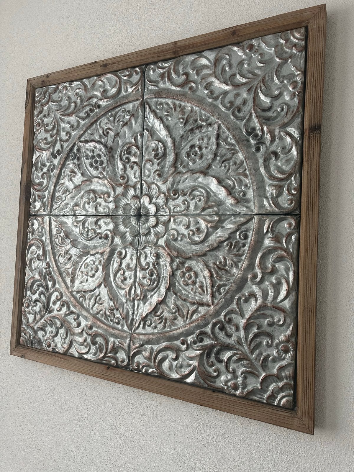 Mooi wandobject met figuren in messing, Huis en Inrichting, Metaal, Gebruikt, Vintage, Decoratieobject