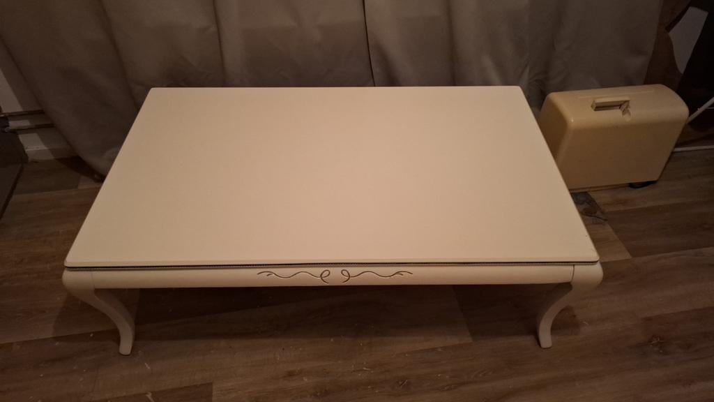 Istikbal salontafel - Crèmekleurig met sierlijke poten, Overige materialen, Gebruikt, 100 tot 150 cm, Klassiek, Sierlijk