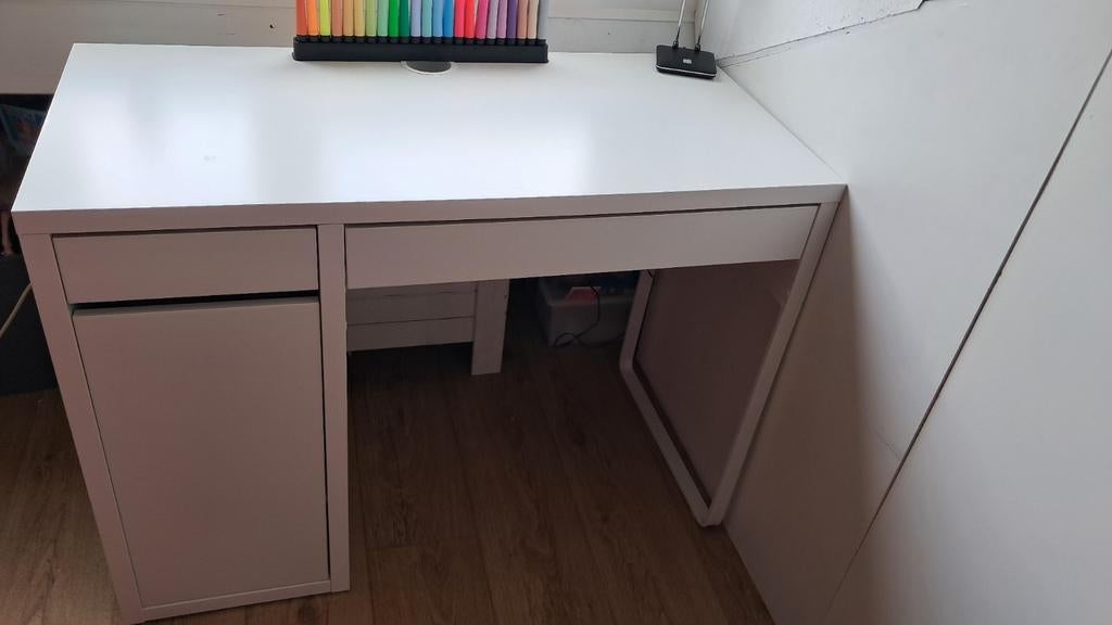 Ikea bureau, Ophalen, 105 cm, Gebruikt, Met lades