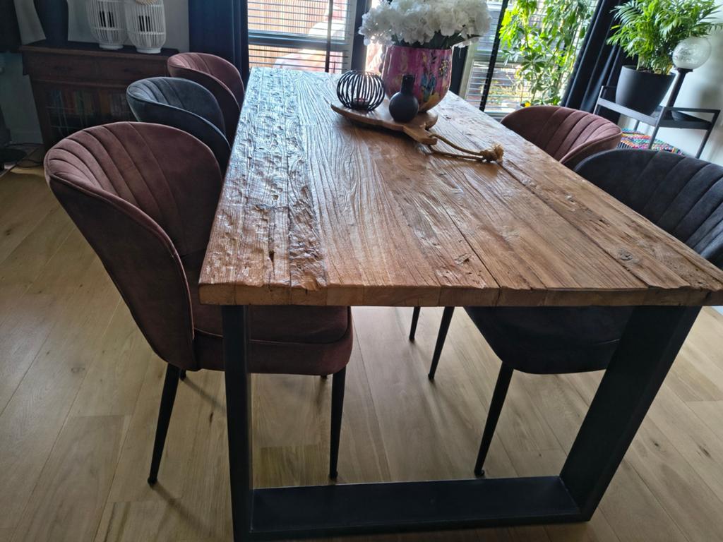 Robuuste eettafel van massief hout met metalen onderstel, Industrieel, robuust, 200 cm of meer, 50 tot 100 cm, Zo goed als nieuw