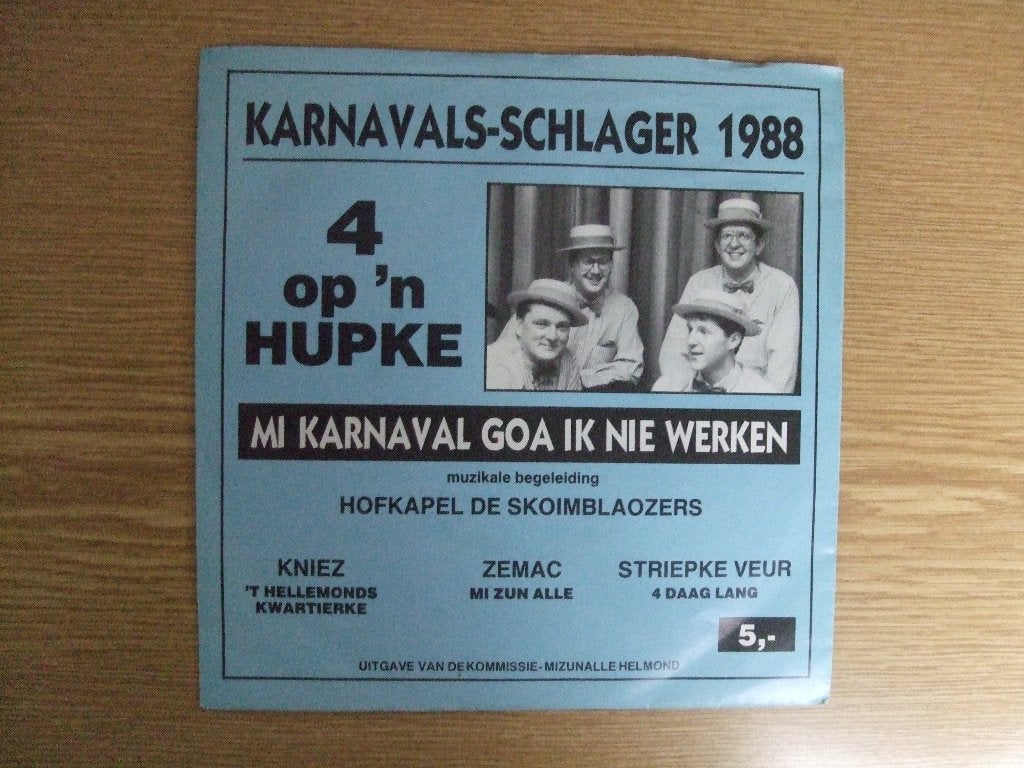 EP    4 OP 'N HUPKE - KNIEZ - ZEMAC - STRIPEKE VEUR, 7 inch, Ophalen of Verzenden, Zo goed als nieuw, EP