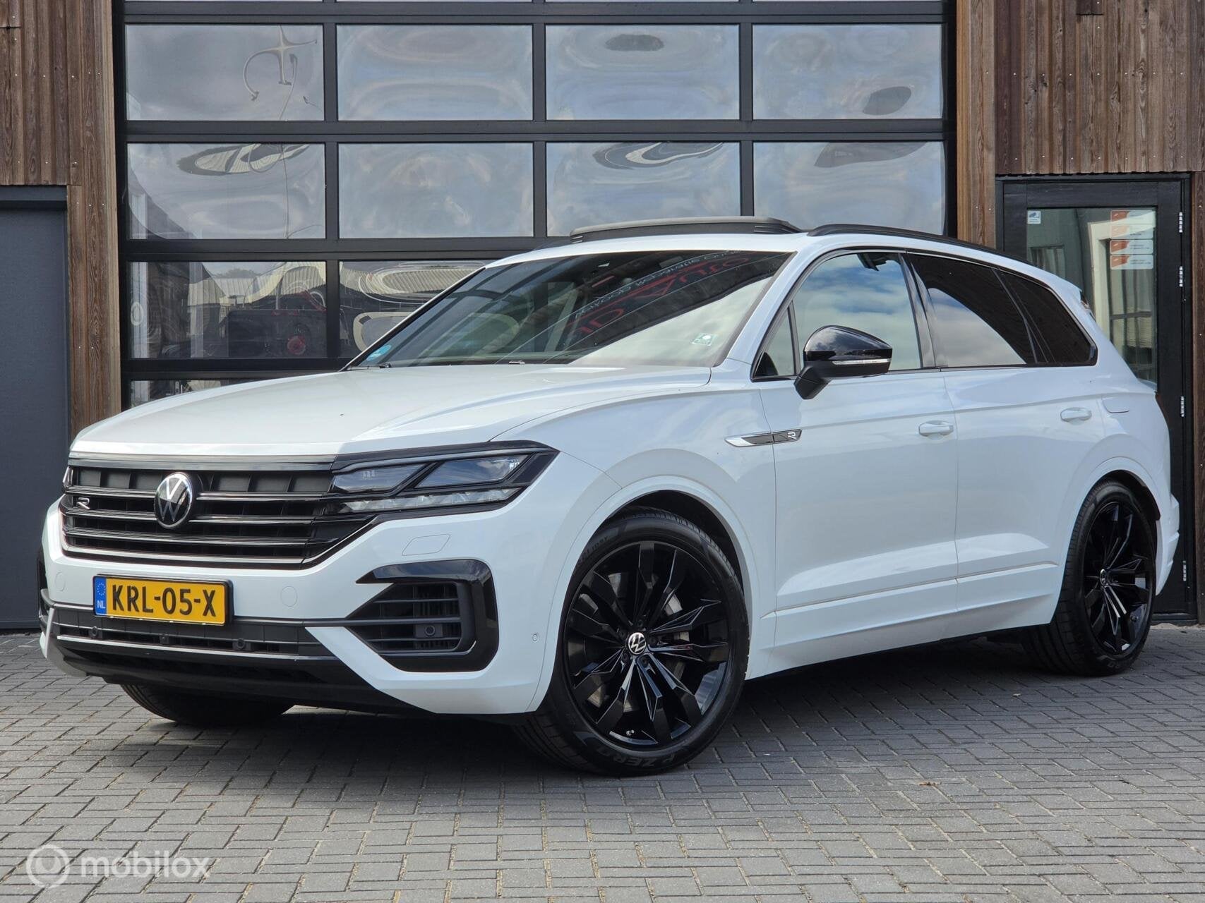 VOLKSWAGEN TOUAREG 3.0 TSI R-LINE 462PK PANO HUD LUCHT TREKH, Auto's, Automaat, Gebruikt, 2995 cc, 462 pk