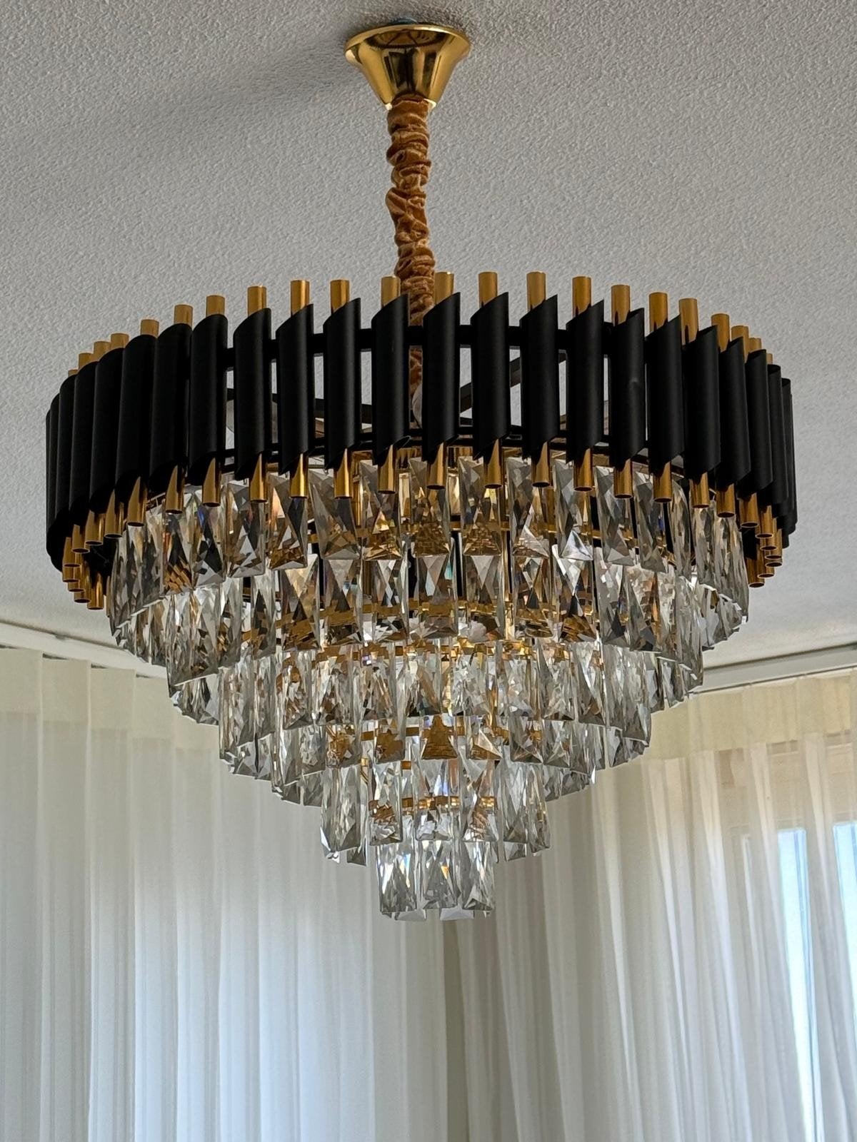 2 Luxe Kroonluchter Zwart Goud met Kristallen, Huis en Inrichting, Ophalen, Modern Luxe, Overige fittingen, Zo goed als nieuw
