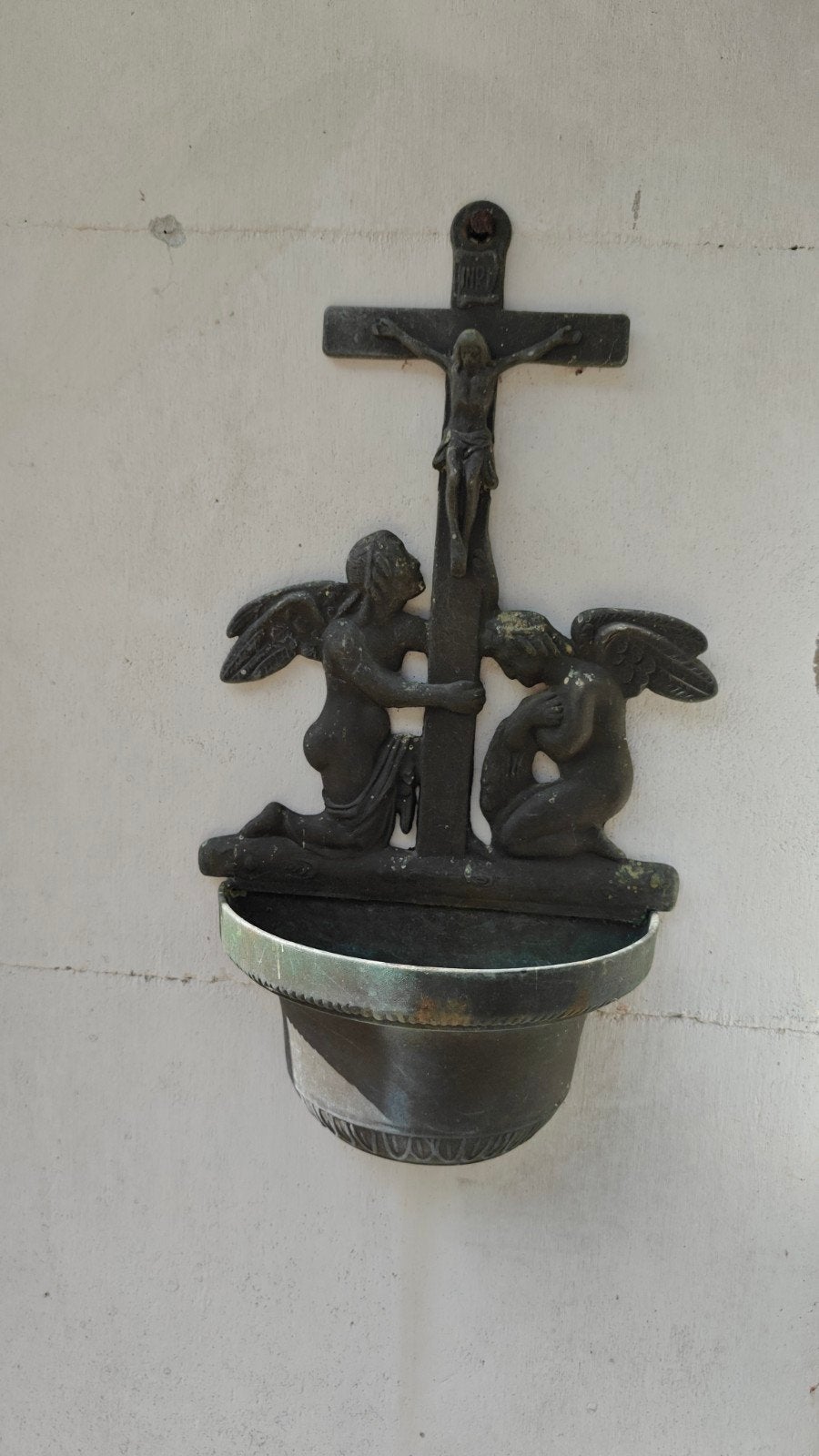 Antiek Wijwaterbakje met Christus en Engelen - 31 cm, Antiek en Kunst, Ophalen of Verzenden