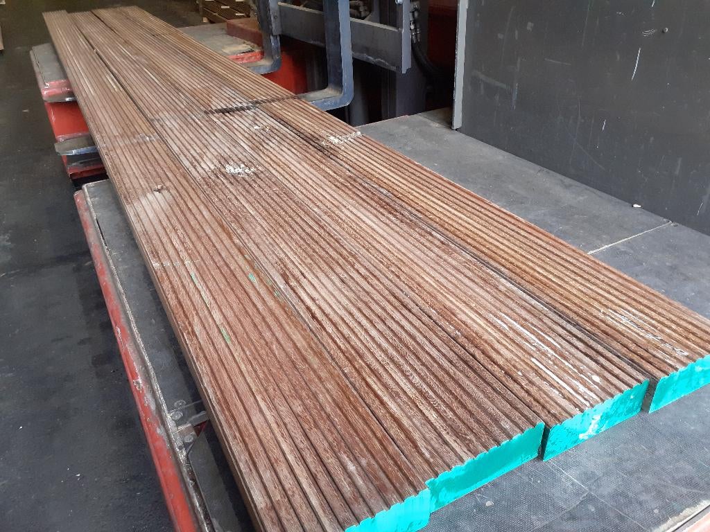 Zware Azobe brugdekdelen 70x190x5490mm - 4 stuks - weg=weg, Ophalen of Verzenden, 250 cm of meer, Balken, Hardhout