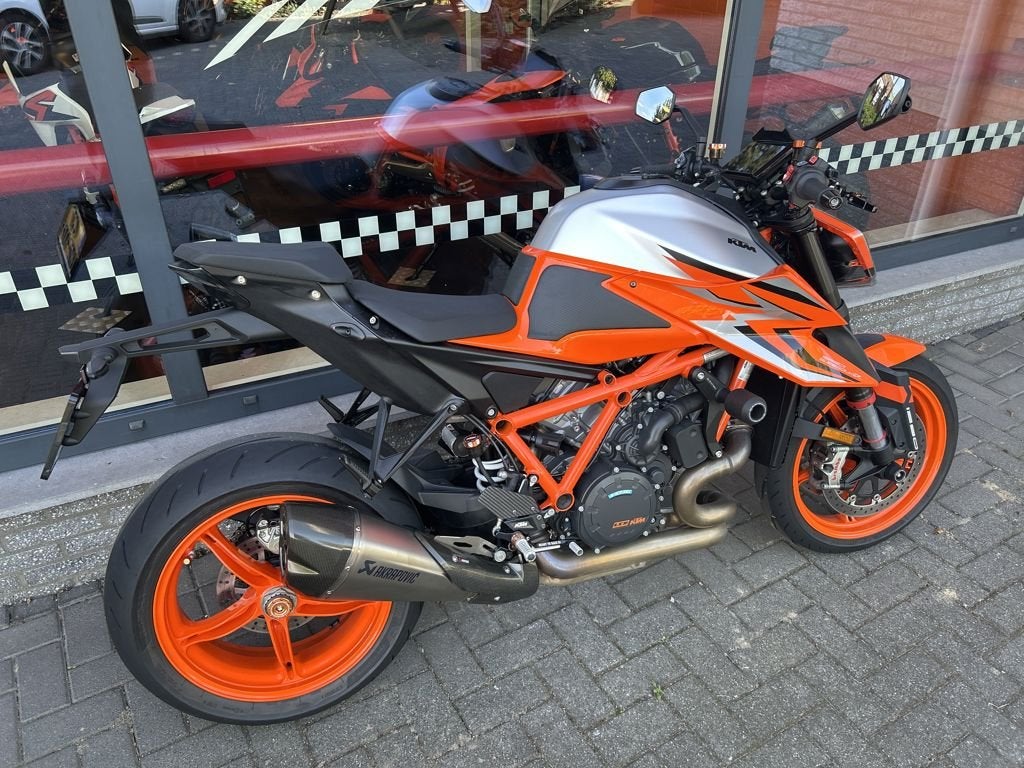 KTM 1290 SUPER DUKE R 2023, Naked bike, Gebruikt, Bedrijf
