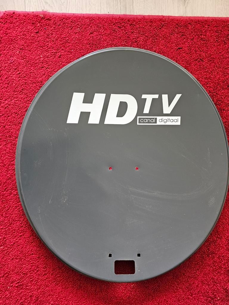 Tv schotel anttene met muurbeugelschotel, Ophalen of Verzenden, Overige merken