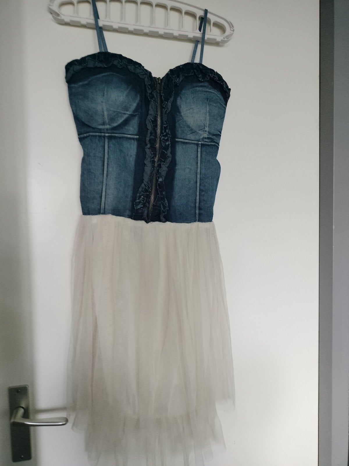 Denim en tule jurk met spaghettibandjes, Kleding | Dames, Blauw, Nieuw, Ophalen of Verzenden, Maat 36 (S)