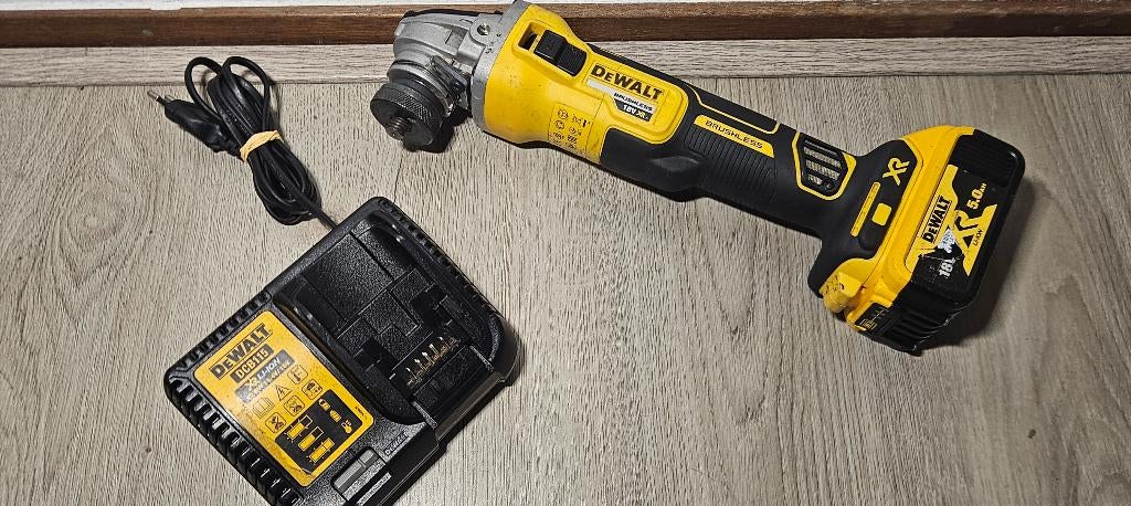 Dewalt DCG405 met 5 Ah XR accu en lader DCB115, Ophalen of Verzenden, Gebruikt