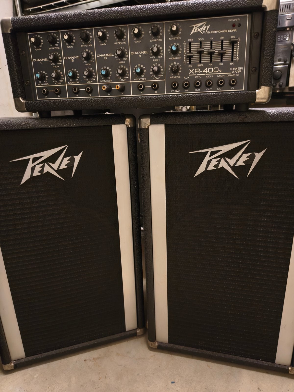 Peavey XR 400 Mixer/Versterker met 2 Peavey speakers “Retro”, Ophalen, Gebruikt, Gitaar, 100 watt of meer