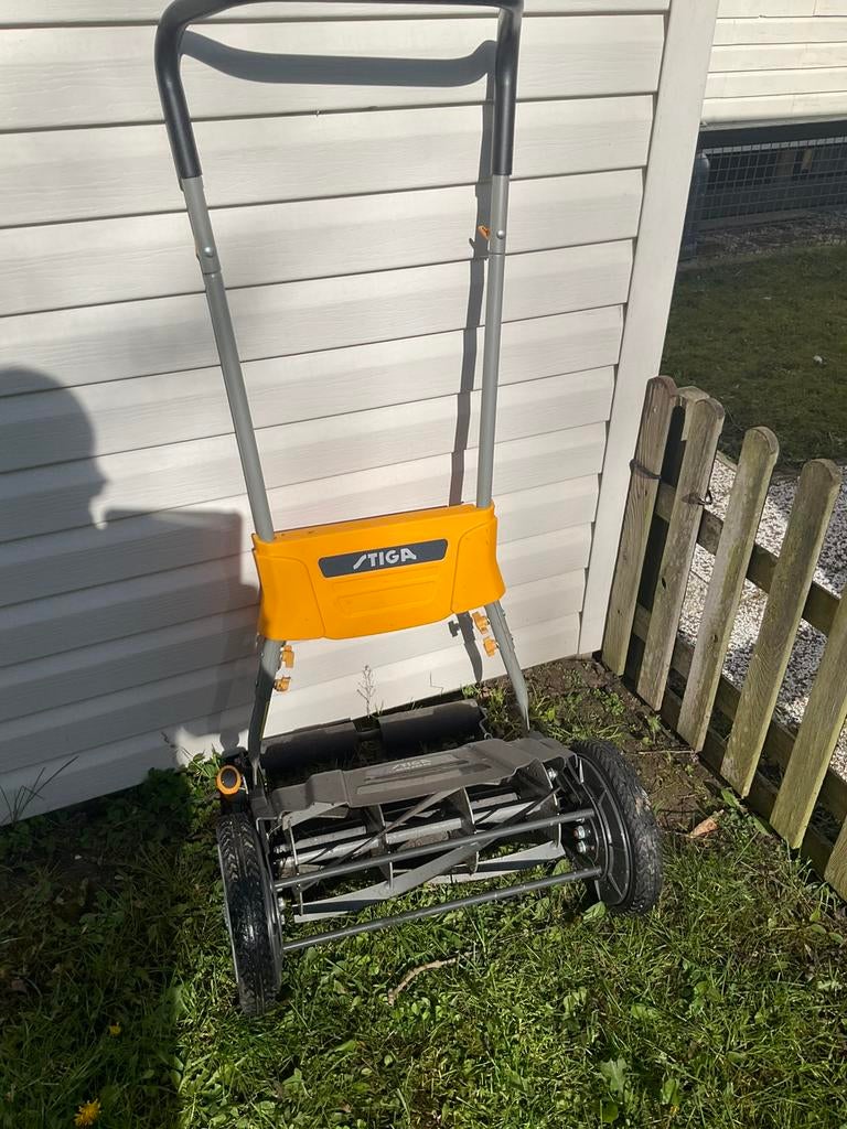 Stiga grasmaaier, Tuin en Terras, Grasmaaiers, Ophalen, Handgrasmaaier, Zo goed als nieuw, 40 t/m 49 cm