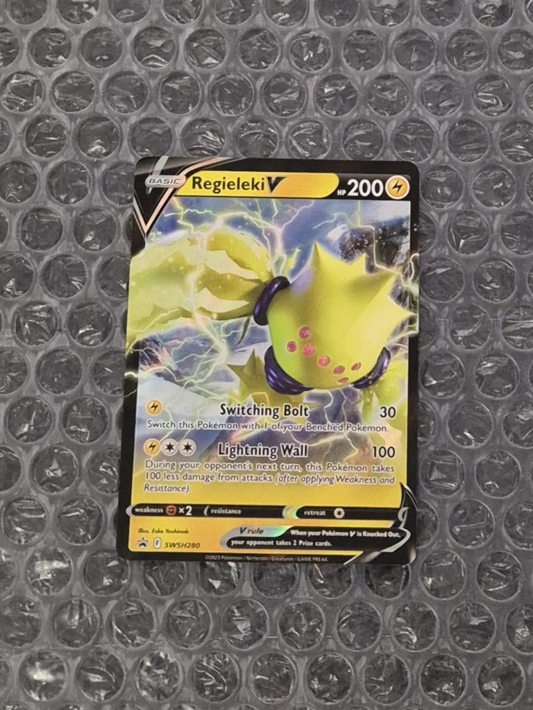 Regieleki V SWSH280 Sword & Shield Black Star Promo, Ophalen of Verzenden, Zo goed als nieuw, Losse kaart, Foil