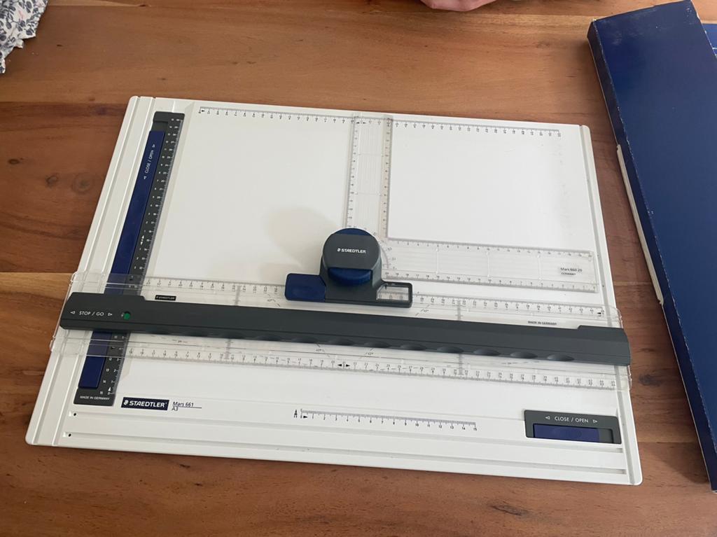 Staedler tekenbord A3 met schuiflineaal en sneltekenkop, Doe-het-zelf en Verbouw, Tekentafels, Ophalen of Verzenden, Zo goed als nieuw