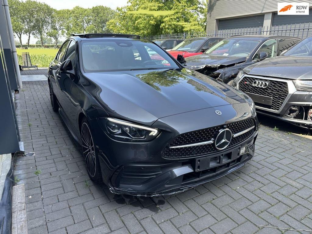 Mercedes-Benz C-klasse 180 AMG LINE/PANO/360CAM/LED BEAM/NEW, Auto diversen, Schadeauto's, Mercedes-Benz, Automaat, Benzine, Sedan