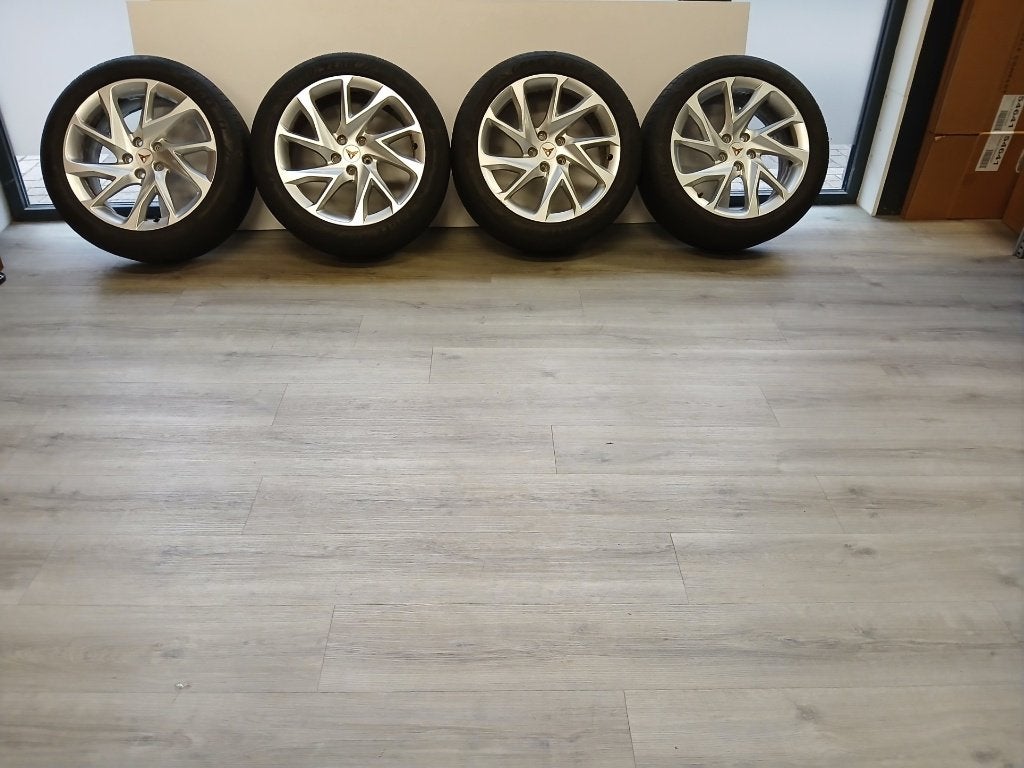 Zomer Wielenset Cupra Formentor 245-45-R18 Lichtmetaal!!, Auto-onderdelen, 245 mm, Band(en), Personenwagen, Zomerbanden
