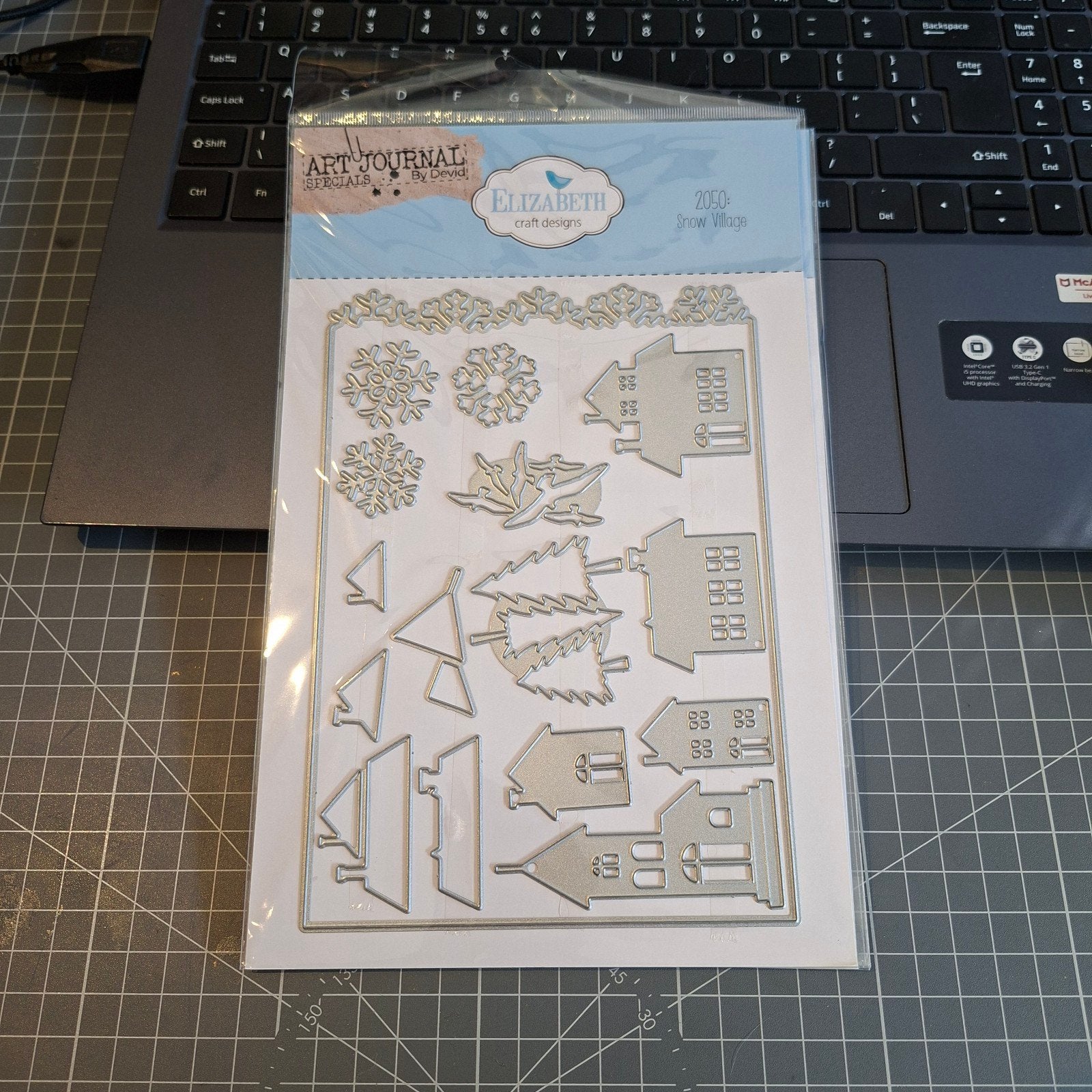 Elizabeth Craft Designs 2050 Snow Village Stansset, Hobby en Vrije tijd, Ophalen of Verzenden