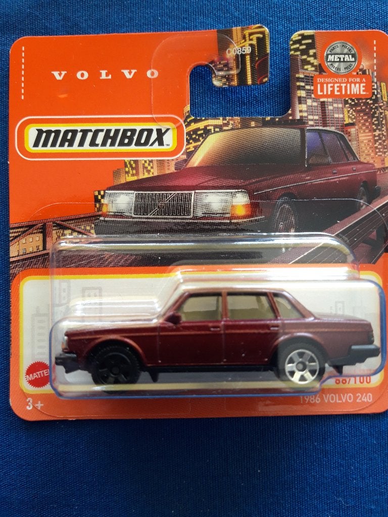 Matchbox Volvo 240 '86 donkerrood – Nieuw in blister, Ophalen of Verzenden, Zo goed als nieuw, Auto