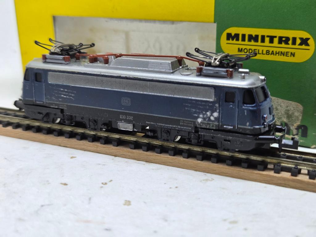 Minitrix 2930 E10 BR 10 338 DB elektrische locomotief, Hobby en Vrije tijd, Modeltreinen | N-Spoor, Gebruikt, Trix, Ophalen of Verzenden