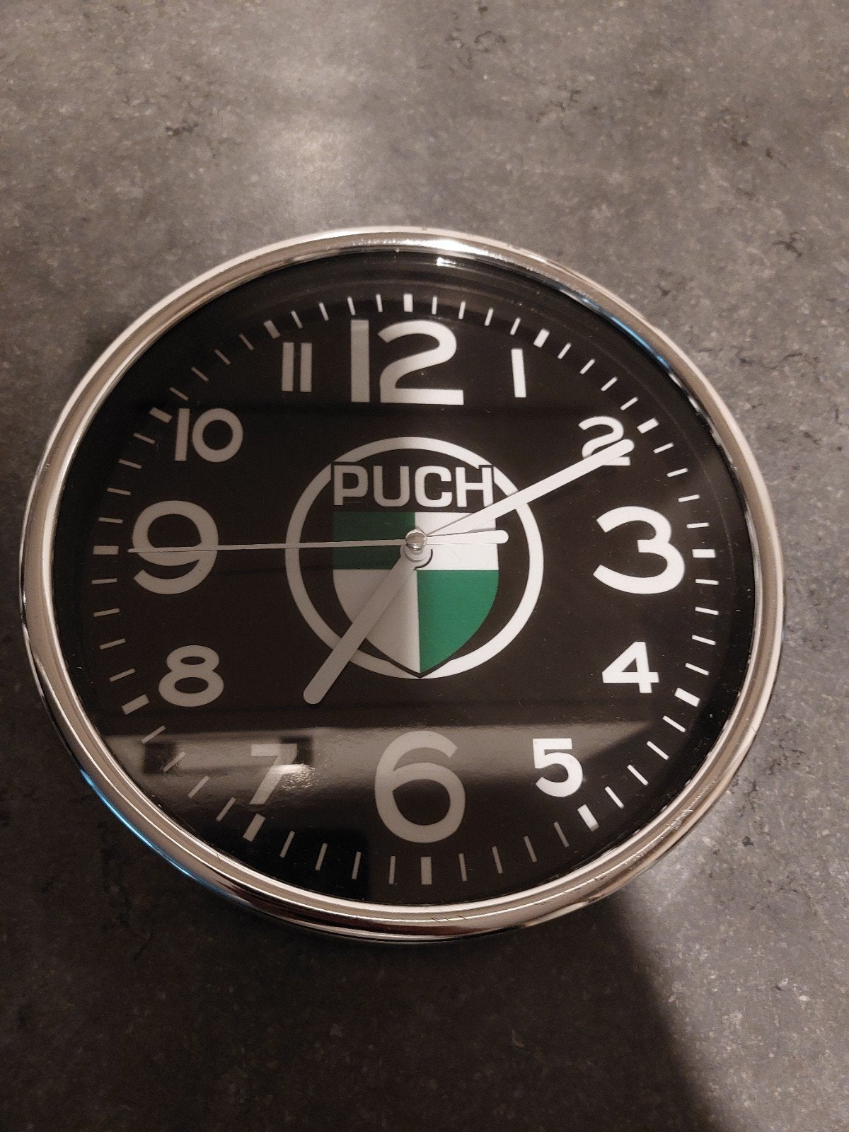 Puch Klok - Wandklok met Puch logo, Analoog, Werkt op batterijen, Ophalen of Verzenden, Retro
