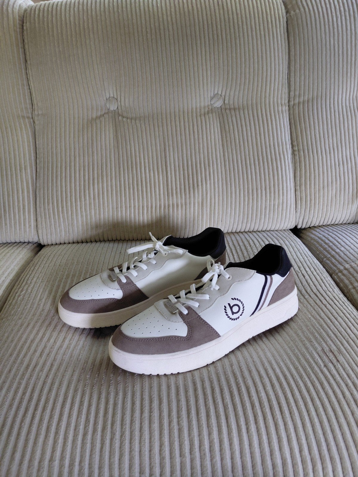 nieuwe BUGATTI  heren sneakers mt 43, Bugatti, Overige kleuren, Nieuw, Ophalen of Verzenden